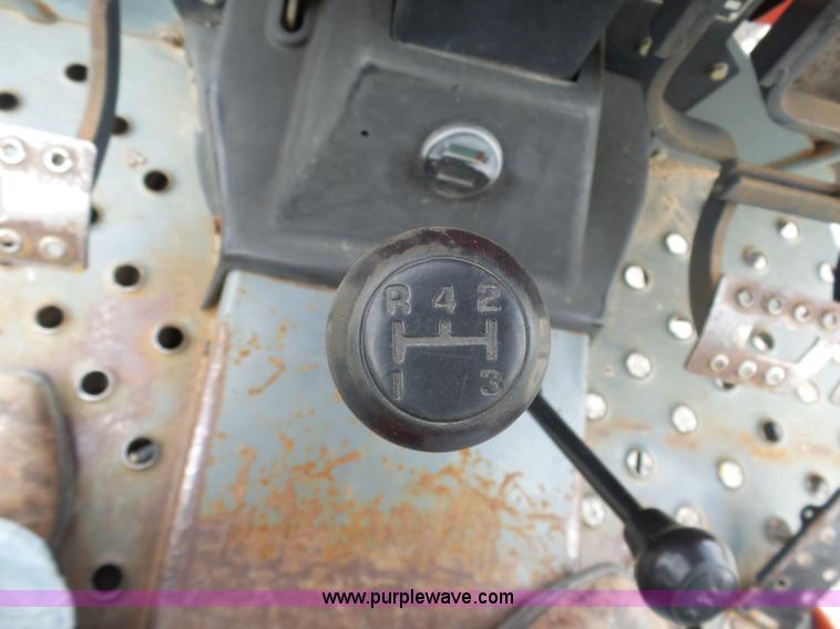 image for item G3712 2000 Massey-Ferguson 4263 tractor