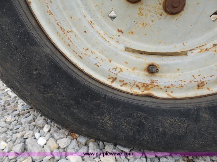 image for item G3713 2000 Massey-Ferguson 4263 tractor