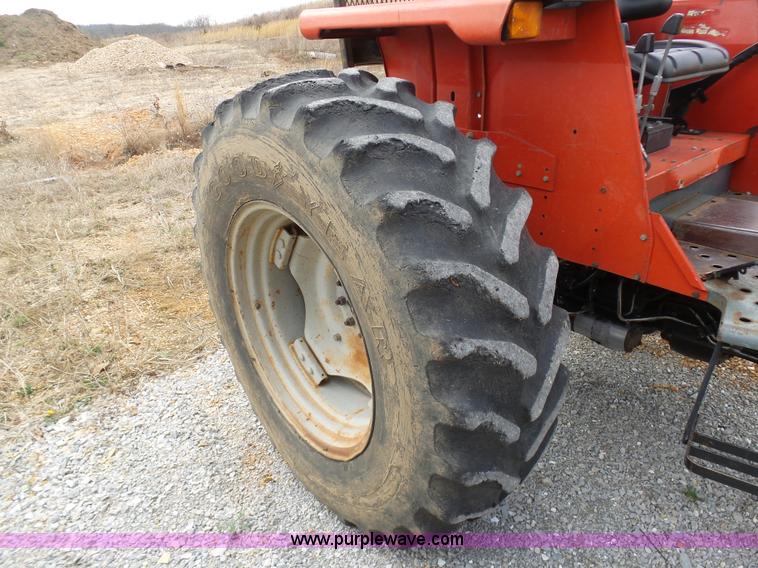 image for item G3713 2000 Massey-Ferguson 4263 tractor