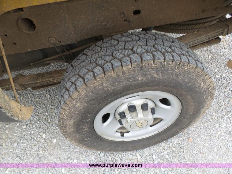 image for item G3714 2006 Chevrolet Silverado 2500HD pickup truck