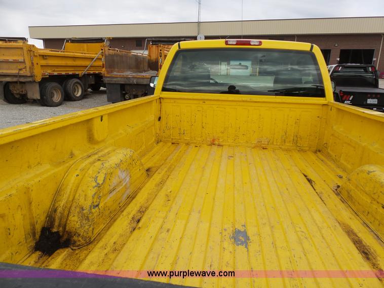 image for item G3714 2006 Chevrolet Silverado 2500HD pickup truck