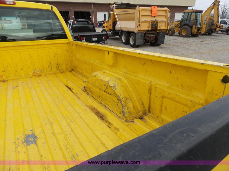 image for item G3714 2006 Chevrolet Silverado 2500HD pickup truck