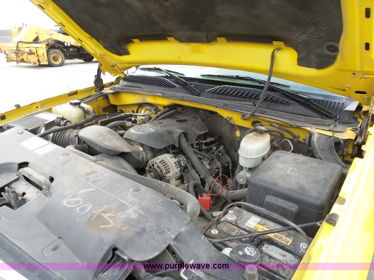 image for item G3714 2006 Chevrolet Silverado 2500HD pickup truck