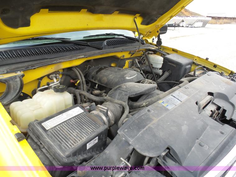 image for item G3714 2006 Chevrolet Silverado 2500HD pickup truck