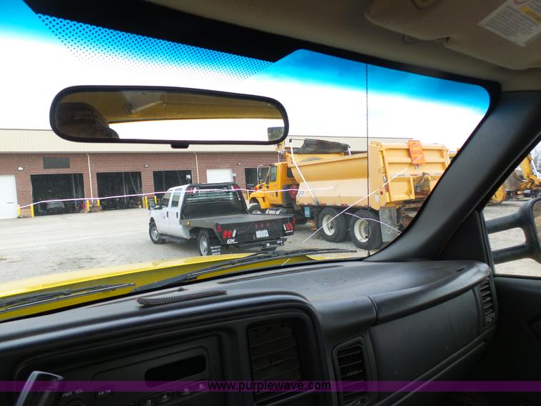 image for item G3714 2006 Chevrolet Silverado 2500HD pickup truck