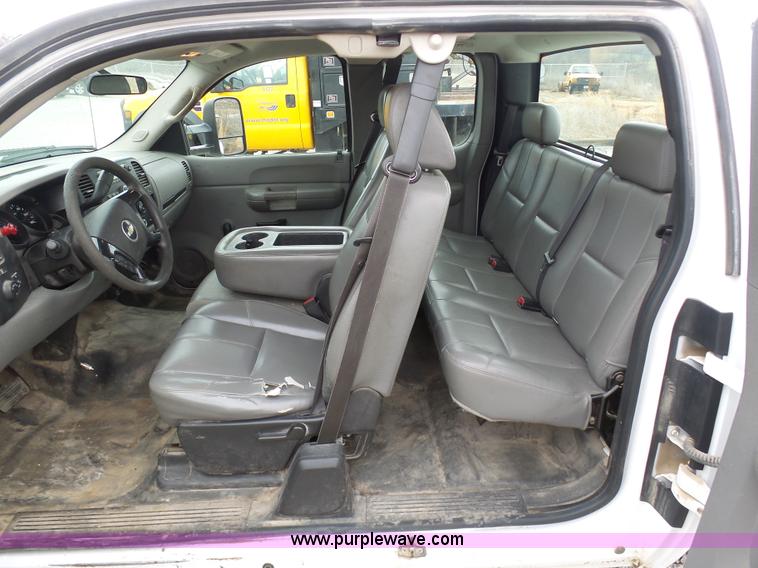 image for item G3715 2007 Chevrolet Silverado 1500 Ext. Cab pickup truck