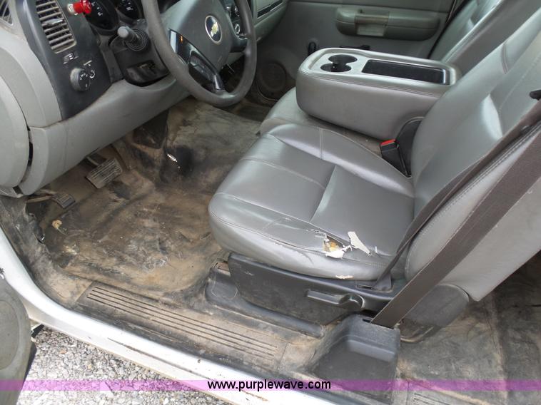 image for item G3715 2007 Chevrolet Silverado 1500 Ext. Cab pickup truck