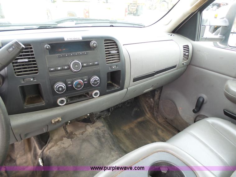 image for item G3715 2007 Chevrolet Silverado 1500 Ext. Cab pickup truck