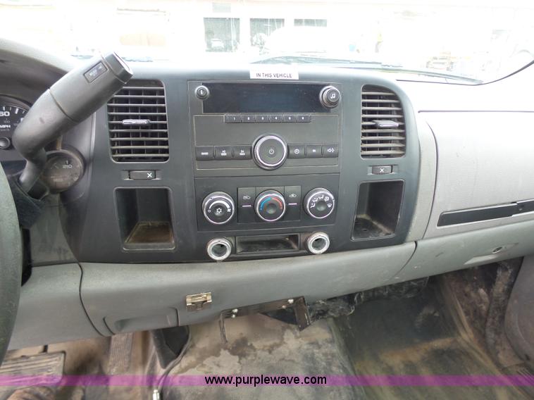 image for item G3715 2007 Chevrolet Silverado 1500 Ext. Cab pickup truck