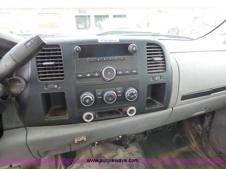 image for item G3715 2007 Chevrolet Silverado 1500 Ext. Cab pickup truck