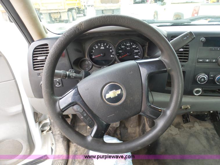 image for item G3715 2007 Chevrolet Silverado 1500 Ext. Cab pickup truck