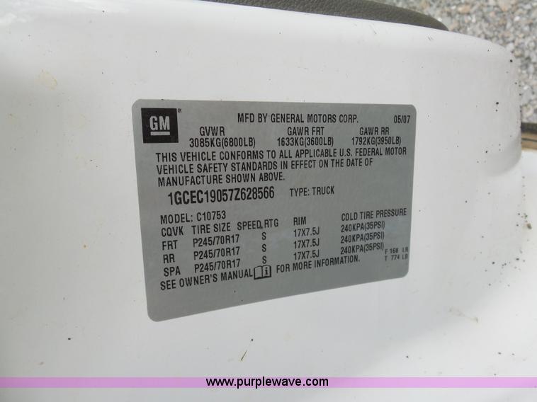 image for item G3715 2007 Chevrolet Silverado 1500 Ext. Cab pickup truck