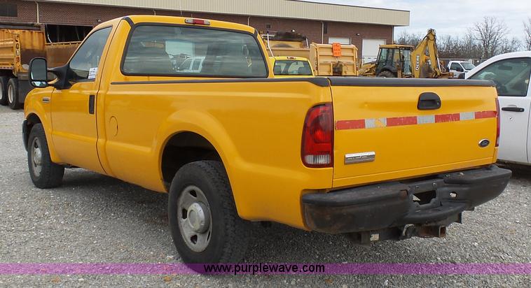 image for item G3716 2005 Ford F250 Super Duty pickup truck