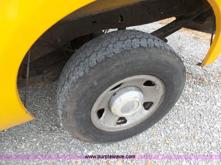 image for item G3716 2005 Ford F250 Super Duty pickup truck