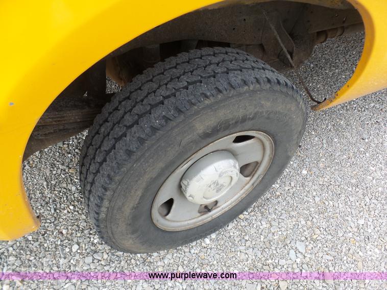 image for item G3716 2005 Ford F250 Super Duty pickup truck