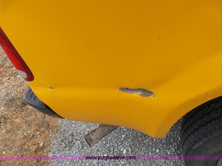 image for item G3716 2005 Ford F250 Super Duty pickup truck