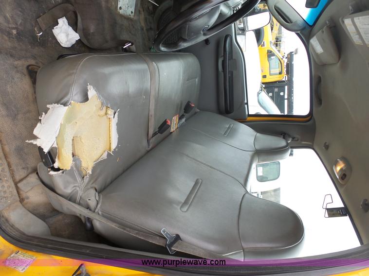 image for item G3716 2005 Ford F250 Super Duty pickup truck