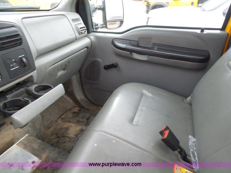 image for item G3716 2005 Ford F250 Super Duty pickup truck