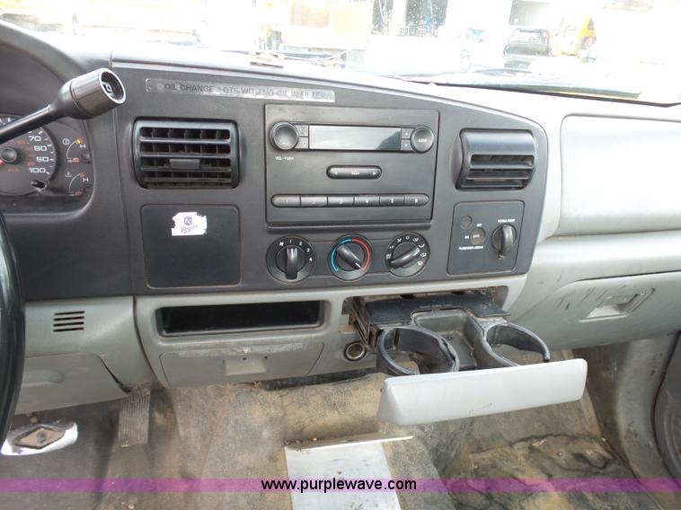 image for item G3716 2005 Ford F250 Super Duty pickup truck