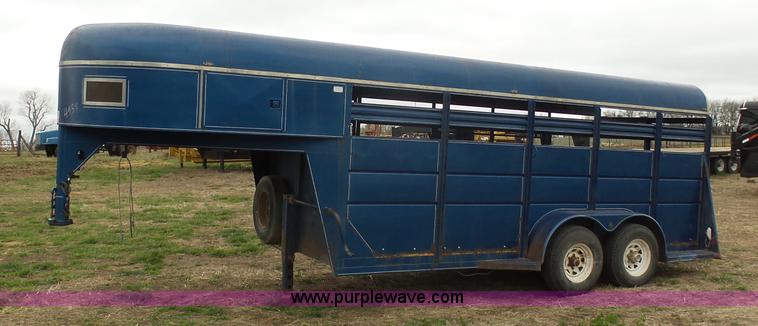 image for item G3726 1993 Circle S livestock trailer