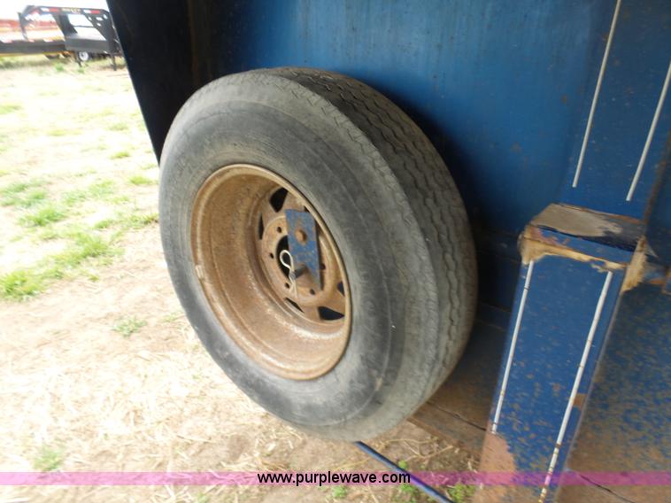 image for item G3726 1993 Circle S livestock trailer