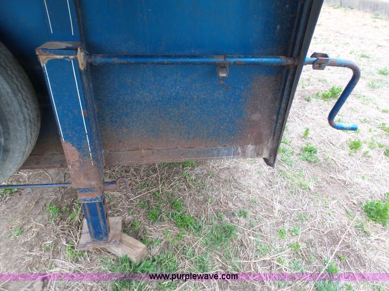 image for item G3726 1993 Circle S livestock trailer