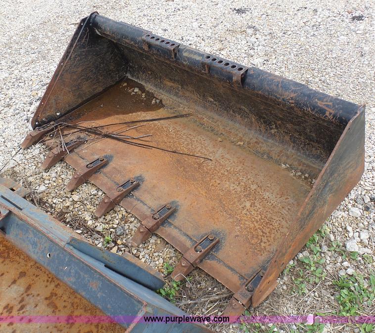 image for item G3727 Skidsteer bucket