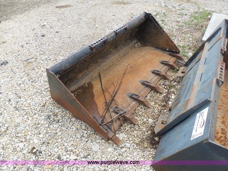 image for item G3727 Skidsteer bucket
