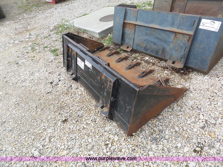 image for item G3727 Skidsteer bucket