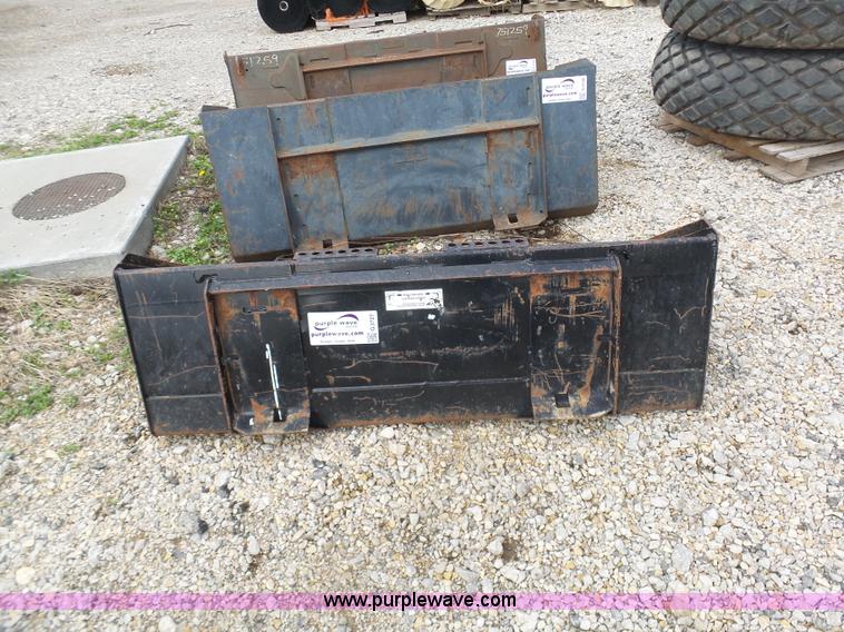 image for item G3727 Skidsteer bucket