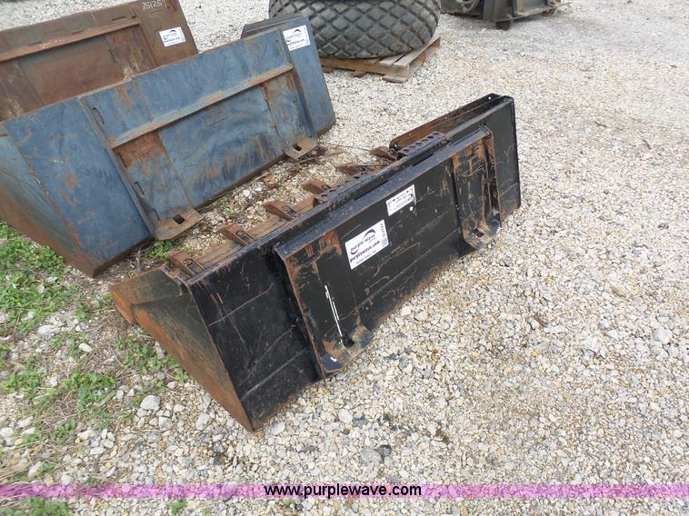 image for item G3727 Skidsteer bucket