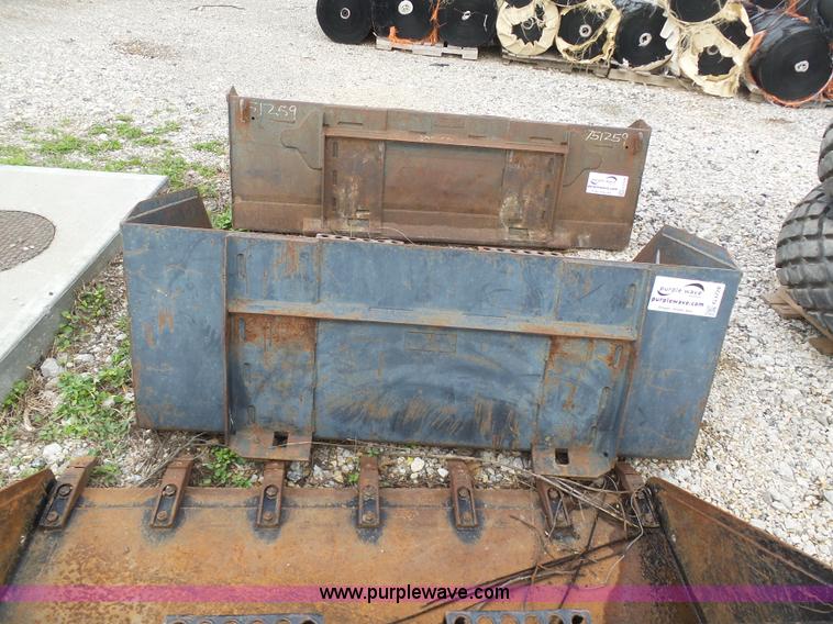 image for item G3728 Skid steer bucket