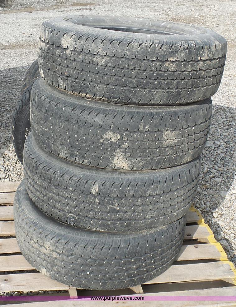 image for item G3731 (9) tires