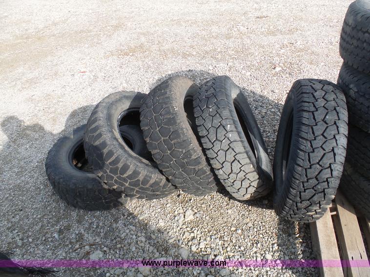 image for item G3731 (9) tires