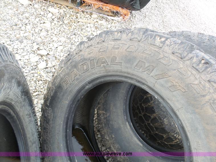image for item G3731 (9) tires