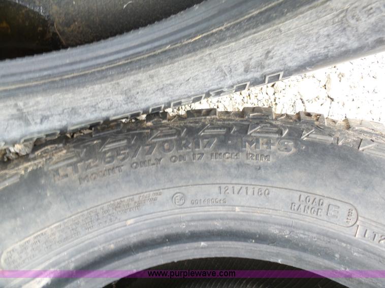 image for item G3731 (9) tires