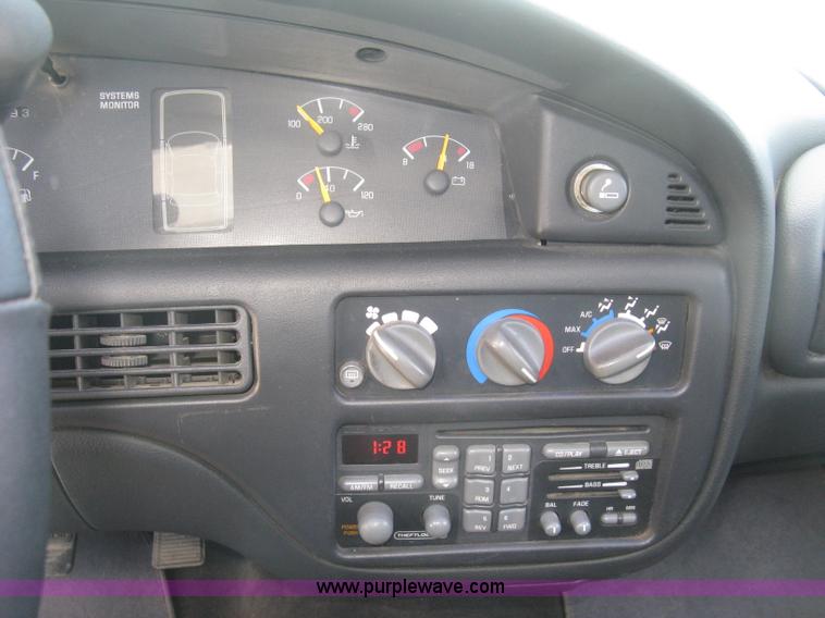 image for item J2836 1996 Pontiac Bonneville