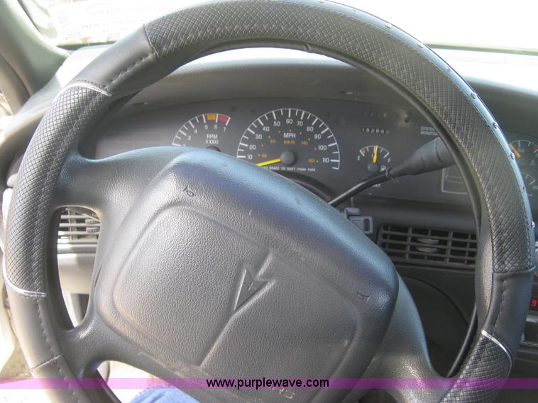 image for item J2836 1996 Pontiac Bonneville