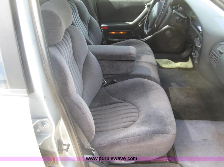 image for item J2836 1996 Pontiac Bonneville