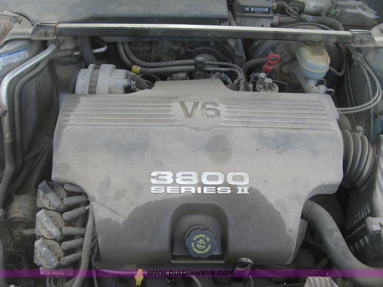 image for item J2836 1996 Pontiac Bonneville