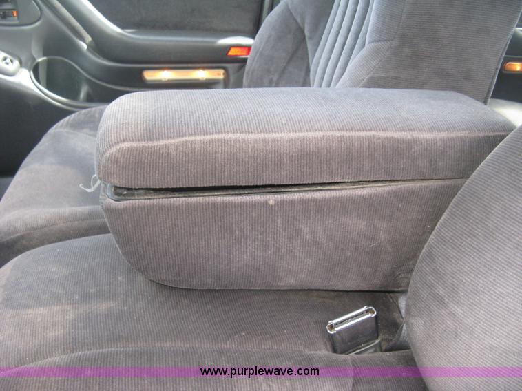 image for item J2836 1996 Pontiac Bonneville