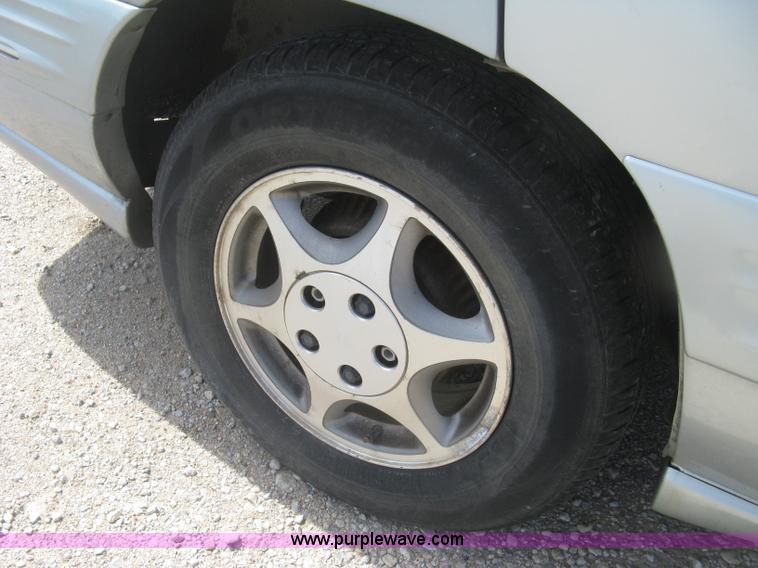 image for item J2836 1996 Pontiac Bonneville