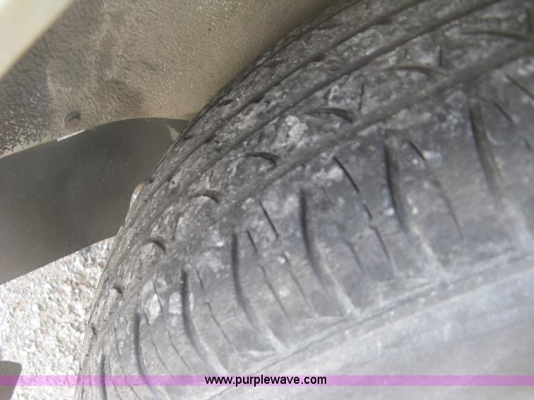 image for item J2836 1996 Pontiac Bonneville