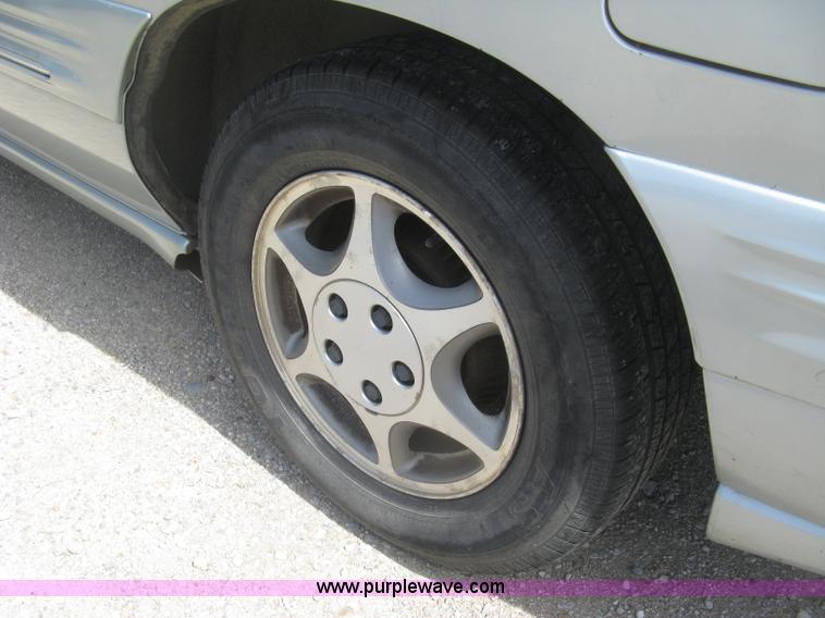 image for item J2836 1996 Pontiac Bonneville