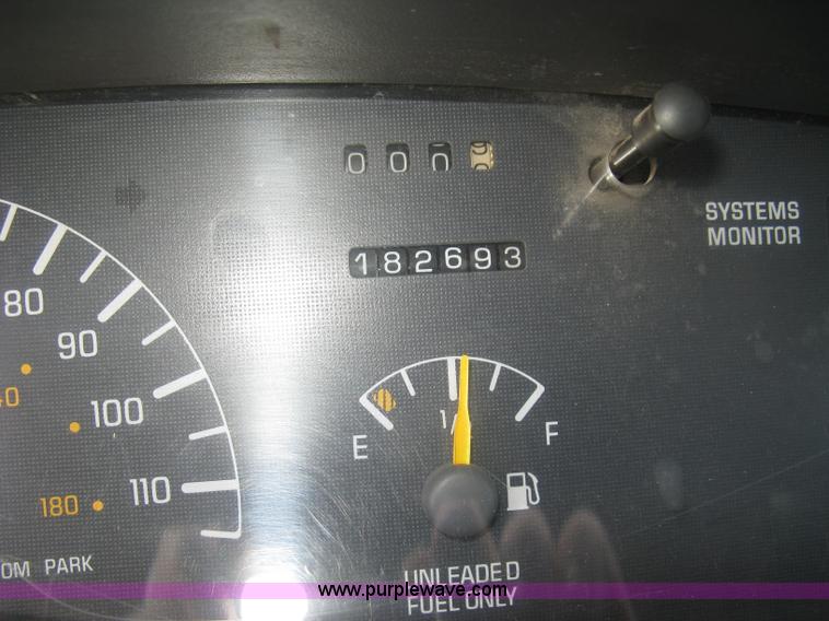 image for item J2836 1996 Pontiac Bonneville