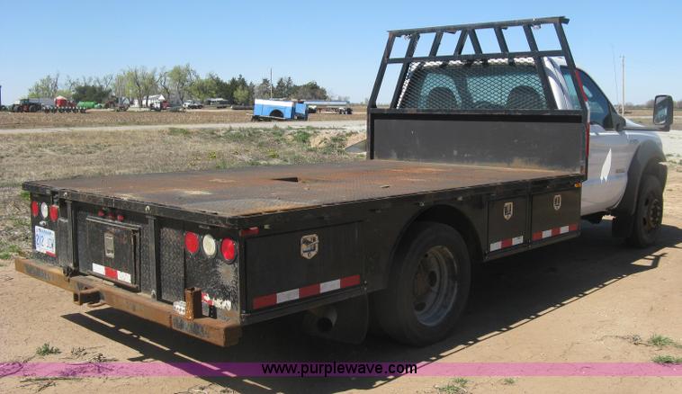 image for item J2838 2005 Ford F450 Super Duty XL flatbed truck
