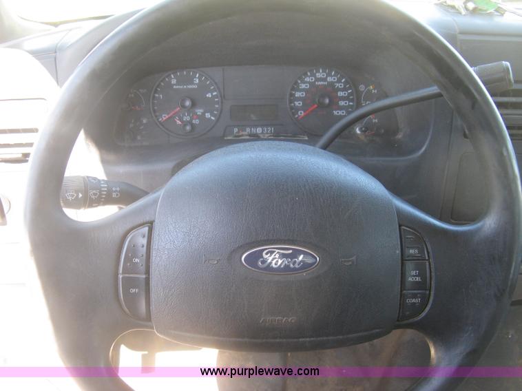 image for item J2838 2005 Ford F450 Super Duty XL flatbed truck