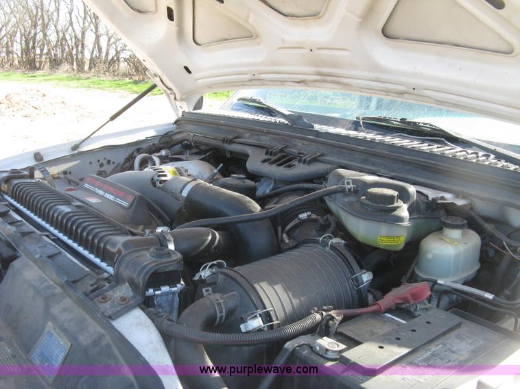 image for item J2838 2005 Ford F450 Super Duty XL flatbed truck