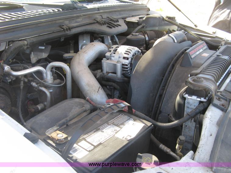 image for item J2838 2005 Ford F450 Super Duty XL flatbed truck