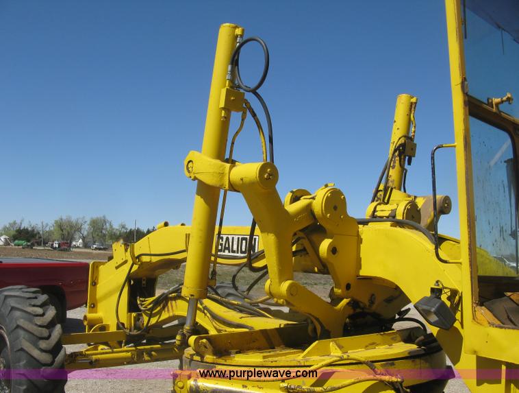 image for item J2840 1978 Galion T500C motor grader